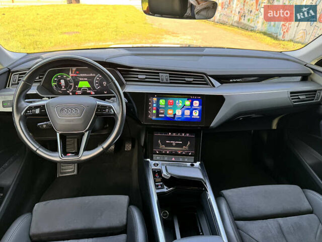 Чорний Ауді E-Tron, об'ємом двигуна 0 л та пробігом 70 тис. км за 36900 $, фото 35 на Automoto.ua