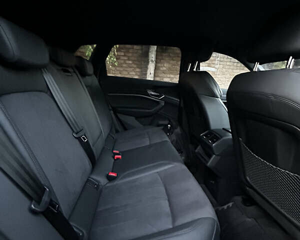 Черный Ауди E-Tron, объемом двигателя 0 л и пробегом 39 тыс. км за 36900 $, фото 25 на Automoto.ua