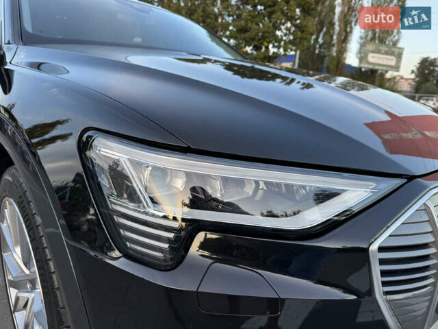 Чорний Ауді E-Tron, об'ємом двигуна 0 л та пробігом 35 тис. км за 38200 $, фото 53 на Automoto.ua