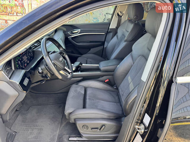 Чорний Ауді E-Tron, об'ємом двигуна 0 л та пробігом 70 тис. км за 36900 $, фото 22 на Automoto.ua