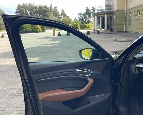 Ауди E-Tron 2023 в Львове на Automoto.ua Черный Ауди E-Tron, объемом двигателя 0 л и пробегом 86 тыс. км за 37390 $, фото 29 на Automoto.ua