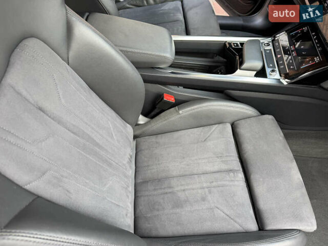 Черный Ауди E-Tron, объемом двигателя 0 л и пробегом 42 тыс. км за 38500 $, фото 17 на Automoto.ua