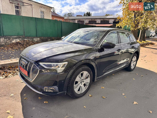 Чорний Ауді E-Tron, об'ємом двигуна 0 л та пробігом 70 тис. км за 36900 $, фото 4 на Automoto.ua