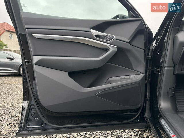 Чорний Ауді E-Tron, об'ємом двигуна 0 л та пробігом 32 тис. км за 44769 $, фото 31 на Automoto.ua