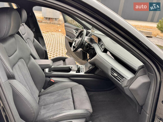 Чорний Ауді E-Tron, об'ємом двигуна 0 л та пробігом 35 тис. км за 37300 $, фото 41 на Automoto.ua
