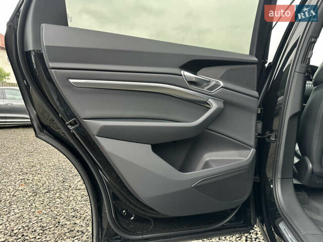Чорний Ауді E-Tron, об'ємом двигуна 0 л та пробігом 32 тис. км за 44769 $, фото 35 на Automoto.ua
