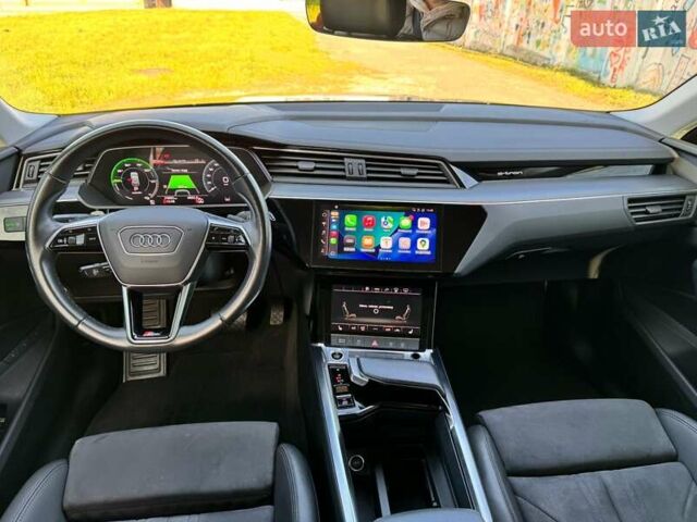 Чорний Ауді E-Tron, об'ємом двигуна 0 л та пробігом 70 тис. км за 36900 $, фото 2 на Automoto.ua