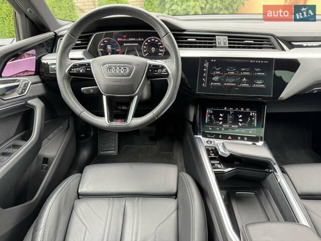 Чорний Ауді E-Tron, об'ємом двигуна 0 л та пробігом 34 тис. км за 39500 $, фото 80 на Automoto.ua