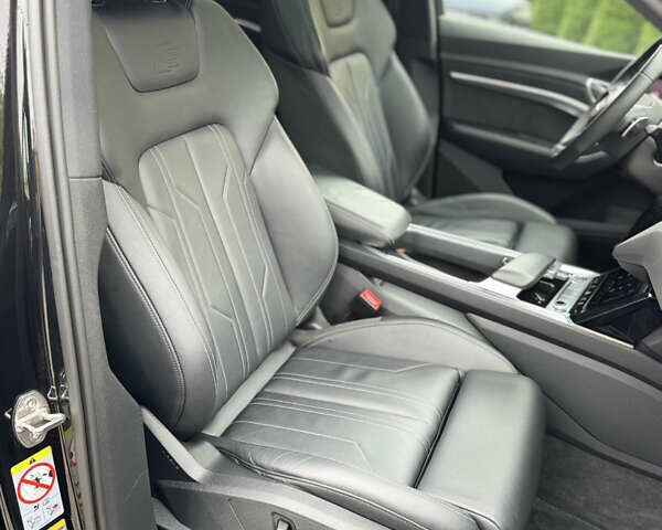Чорний Ауді E-Tron, об'ємом двигуна 0 л та пробігом 34 тис. км за 39500 $, фото 66 на Automoto.ua