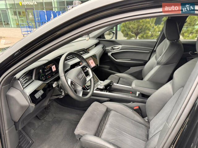 Чорний Ауді E-Tron, об'ємом двигуна 0 л та пробігом 35 тис. км за 37300 $, фото 36 на Automoto.ua