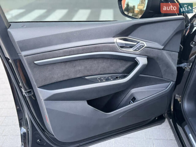 Чорний Ауді E-Tron, об'ємом двигуна 0 л та пробігом 35 тис. км за 38200 $, фото 18 на Automoto.ua