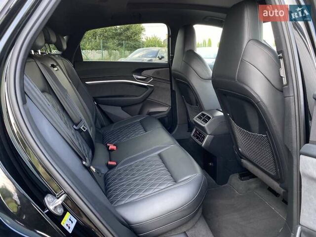Черный Ауди E-Tron, объемом двигателя 0 л и пробегом 63 тыс. км за 49500 $, фото 117 на Automoto.ua