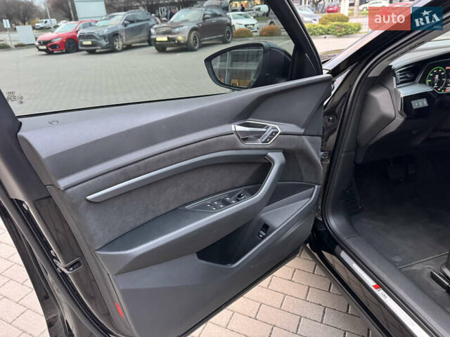 Чорний Ауді E-Tron, об'ємом двигуна 0 л та пробігом 35 тис. км за 37900 $, фото 42 на Automoto.ua