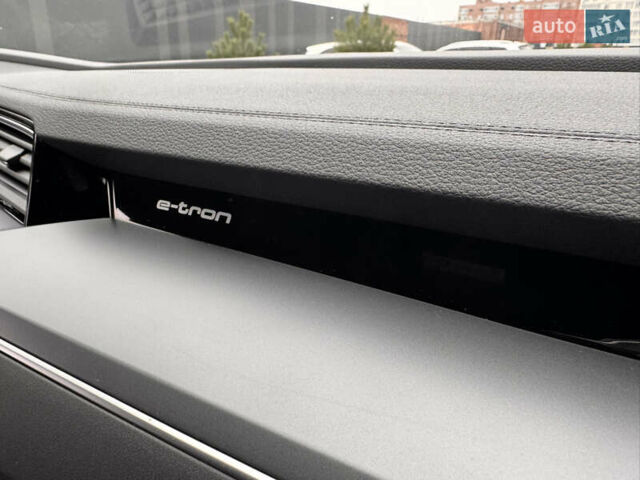 Чорний Ауді E-Tron, об'ємом двигуна 0 л та пробігом 35 тис. км за 37300 $, фото 44 на Automoto.ua
