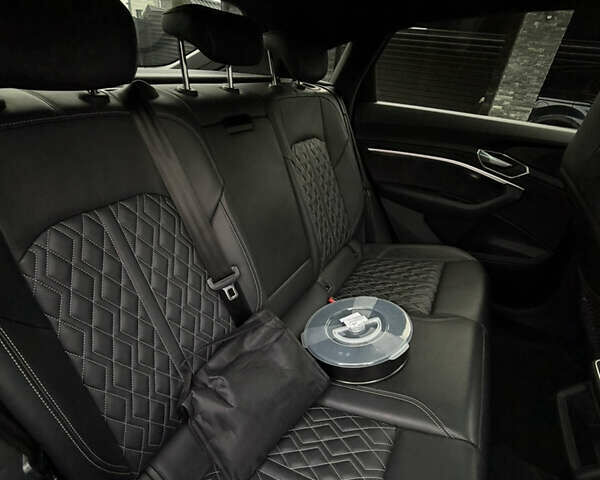 Коричневый Ауди E-Tron, объемом двигателя 0 л и пробегом 80 тыс. км за 44900 $, фото 25 на Automoto.ua