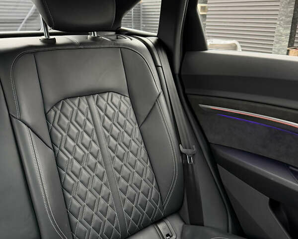 Коричневый Ауди E-Tron, объемом двигателя 0 л и пробегом 80 тыс. км за 44900 $, фото 29 на Automoto.ua