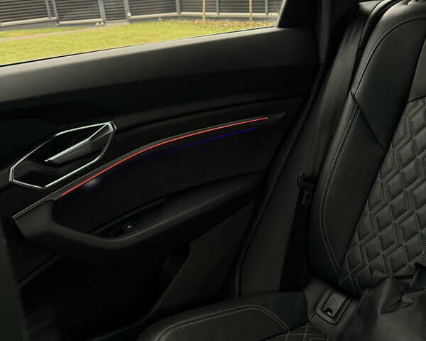 Коричневый Ауди E-Tron, объемом двигателя 0 л и пробегом 80 тыс. км за 44900 $, фото 28 на Automoto.ua