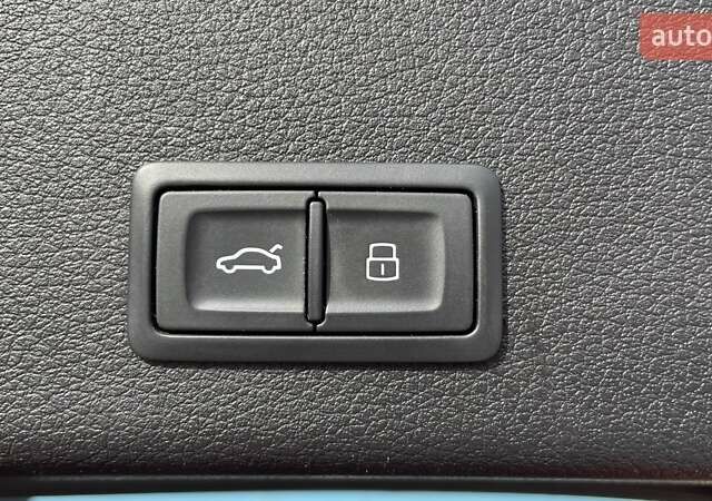 Красный Ауди E-Tron, объемом двигателя 0 л и пробегом 119 тыс. км за 29500 $, фото 38 на Automoto.ua