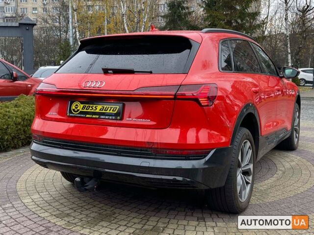 Красный Ауди E-Tron, объемом двигателя 95 л и пробегом 29 тыс. км за 38900 $, фото 6 на Automoto.ua