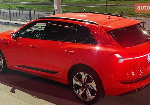 Красный Ауди E-Tron, объемом двигателя 0 л и пробегом 119 тыс. км за 29500 $, фото 7 на Automoto.ua