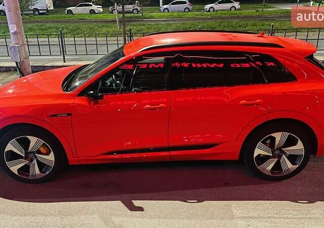 Красный Ауди E-Tron, объемом двигателя 0 л и пробегом 119 тыс. км за 29500 $, фото 4 на Automoto.ua