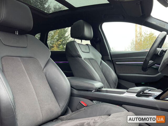 Красный Ауди E-Tron, объемом двигателя 95 л и пробегом 29 тыс. км за 38900 $, фото 9 на Automoto.ua