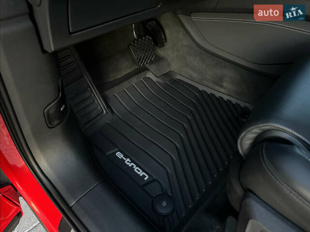 Красный Ауди E-Tron, объемом двигателя 0 л и пробегом 64 тыс. км за 34900 $, фото 55 на Automoto.ua