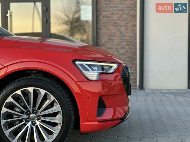 Красный Ауди E-Tron, объемом двигателя 0 л и пробегом 64 тыс. км за 34900 $, фото 42 на Automoto.ua