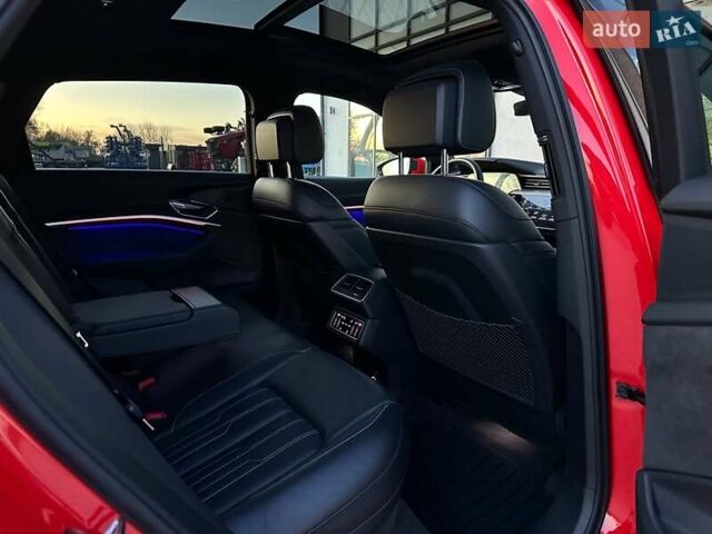 Красный Ауди E-Tron, объемом двигателя 0 л и пробегом 64 тыс. км за 34900 $, фото 60 на Automoto.ua