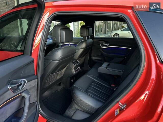 Красный Ауди E-Tron, объемом двигателя 0 л и пробегом 64 тыс. км за 34900 $, фото 58 на Automoto.ua