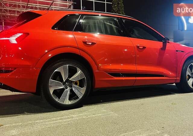 Красный Ауди E-Tron, объемом двигателя 0 л и пробегом 119 тыс. км за 29500 $, фото 2 на Automoto.ua