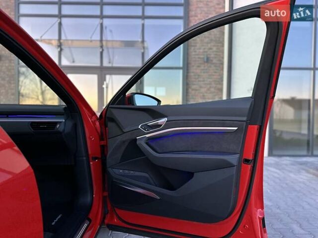 Красный Ауди E-Tron, объемом двигателя 0 л и пробегом 64 тыс. км за 34900 $, фото 63 на Automoto.ua