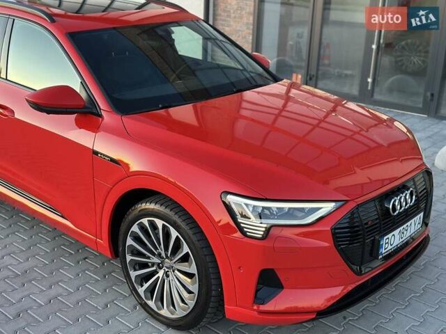 Красный Ауди E-Tron, объемом двигателя 0 л и пробегом 64 тыс. км за 34900 $, фото 6 на Automoto.ua
