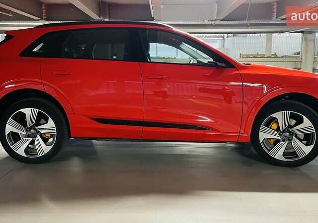 Красный Ауди E-Tron, объемом двигателя 0 л и пробегом 119 тыс. км за 29500 $, фото 18 на Automoto.ua
