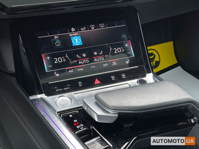 Красный Ауди E-Tron, объемом двигателя 95 л и пробегом 29 тыс. км за 38900 $, фото 14 на Automoto.ua