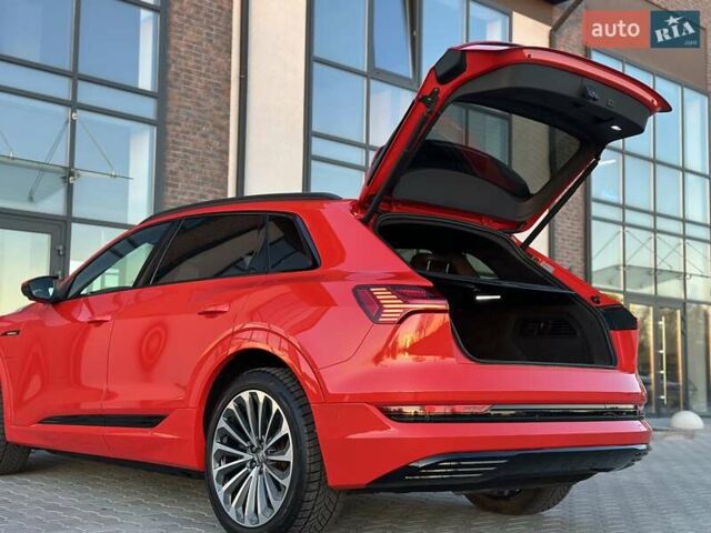 Красный Ауди E-Tron, объемом двигателя 0 л и пробегом 64 тыс. км за 34900 $, фото 88 на Automoto.ua