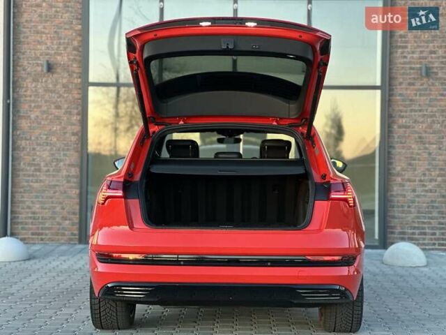 Красный Ауди E-Tron, объемом двигателя 0 л и пробегом 64 тыс. км за 34900 $, фото 89 на Automoto.ua