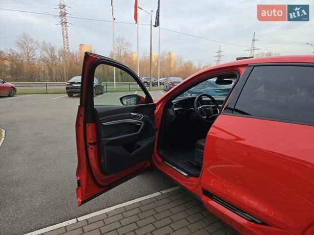 Червоний Ауді E-Tron, об'ємом двигуна 0 л та пробігом 130 тис. км за 35888 $, фото 24 на Automoto.ua