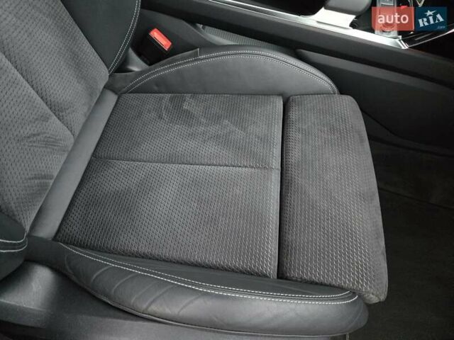 Червоний Ауді E-Tron, об'ємом двигуна 0 л та пробігом 130 тис. км за 35888 $, фото 41 на Automoto.ua