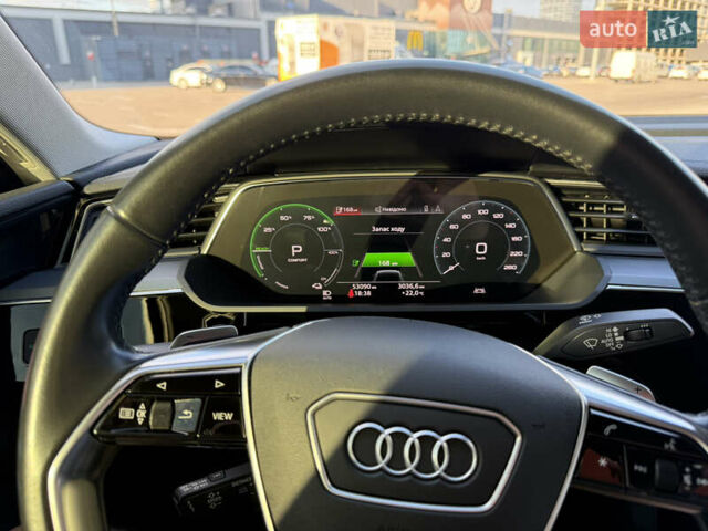 Красный Ауди E-Tron, объемом двигателя 0 л и пробегом 53 тыс. км за 43500 $, фото 10 на Automoto.ua