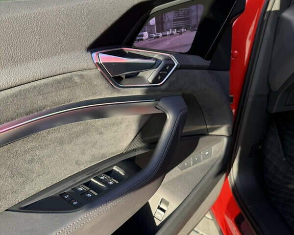 Красный Ауди E-Tron, объемом двигателя 0 л и пробегом 53 тыс. км за 43500 $, фото 11 на Automoto.ua