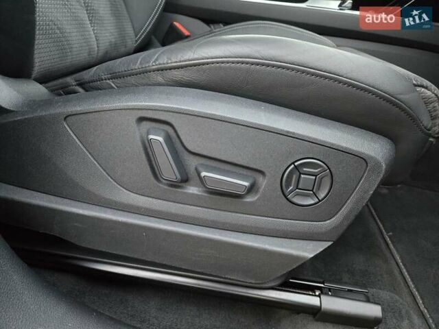 Червоний Ауді E-Tron, об'ємом двигуна 0 л та пробігом 130 тис. км за 35888 $, фото 40 на Automoto.ua