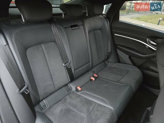 Червоний Ауді E-Tron, об'ємом двигуна 0 л та пробігом 130 тис. км за 35888 $, фото 47 на Automoto.ua