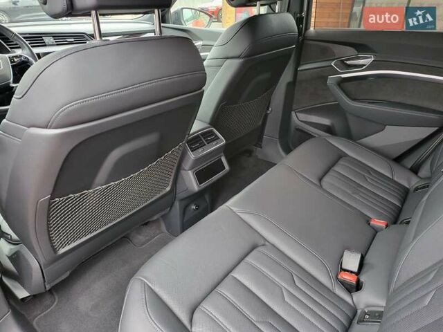 Червоний Ауді E-Tron, об'ємом двигуна 0 л та пробігом 51 тис. км за 46888 $, фото 61 на Automoto.ua