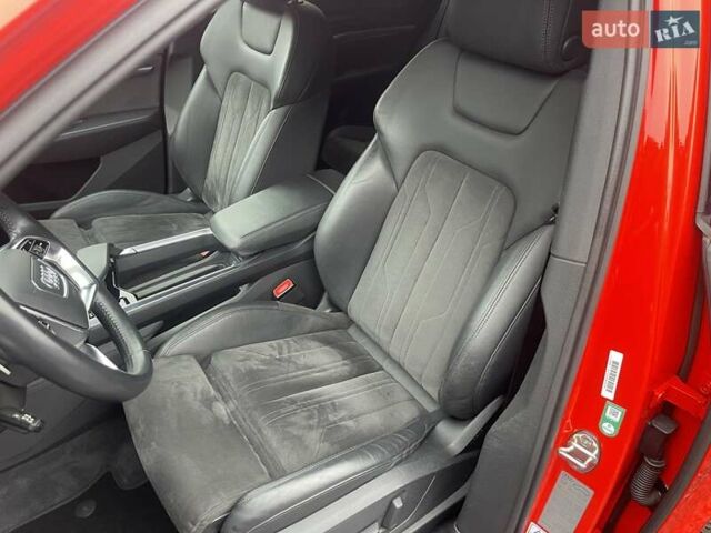 Червоний Ауді E-Tron, об'ємом двигуна 0 л та пробігом 68 тис. км за 33600 $, фото 13 на Automoto.ua
