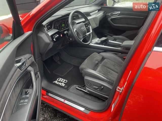 Червоний Ауді E-Tron, об'ємом двигуна 0 л та пробігом 68 тис. км за 33600 $, фото 12 на Automoto.ua