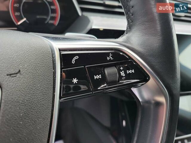 Червоний Ауді E-Tron, об'ємом двигуна 0 л та пробігом 51 тис. км за 46888 $, фото 83 на Automoto.ua