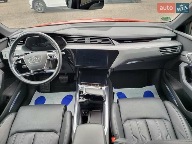 Червоний Ауді E-Tron, об'ємом двигуна 0 л та пробігом 51 тис. км за 46888 $, фото 80 на Automoto.ua