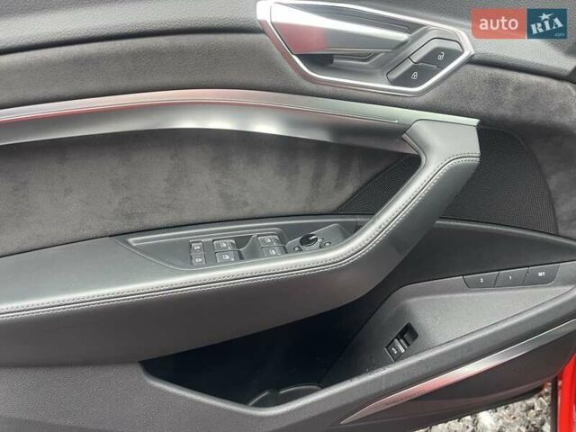 Червоний Ауді E-Tron, об'ємом двигуна 0 л та пробігом 68 тис. км за 33600 $, фото 23 на Automoto.ua