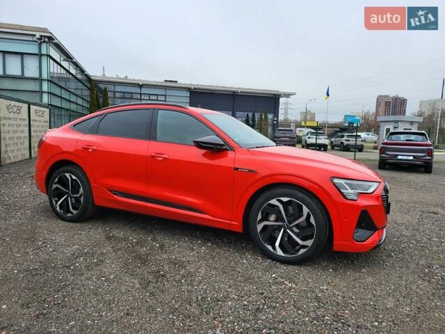 Червоний Ауді E-Tron, об'ємом двигуна 0 л та пробігом 51 тис. км за 46888 $, фото 12 на Automoto.ua